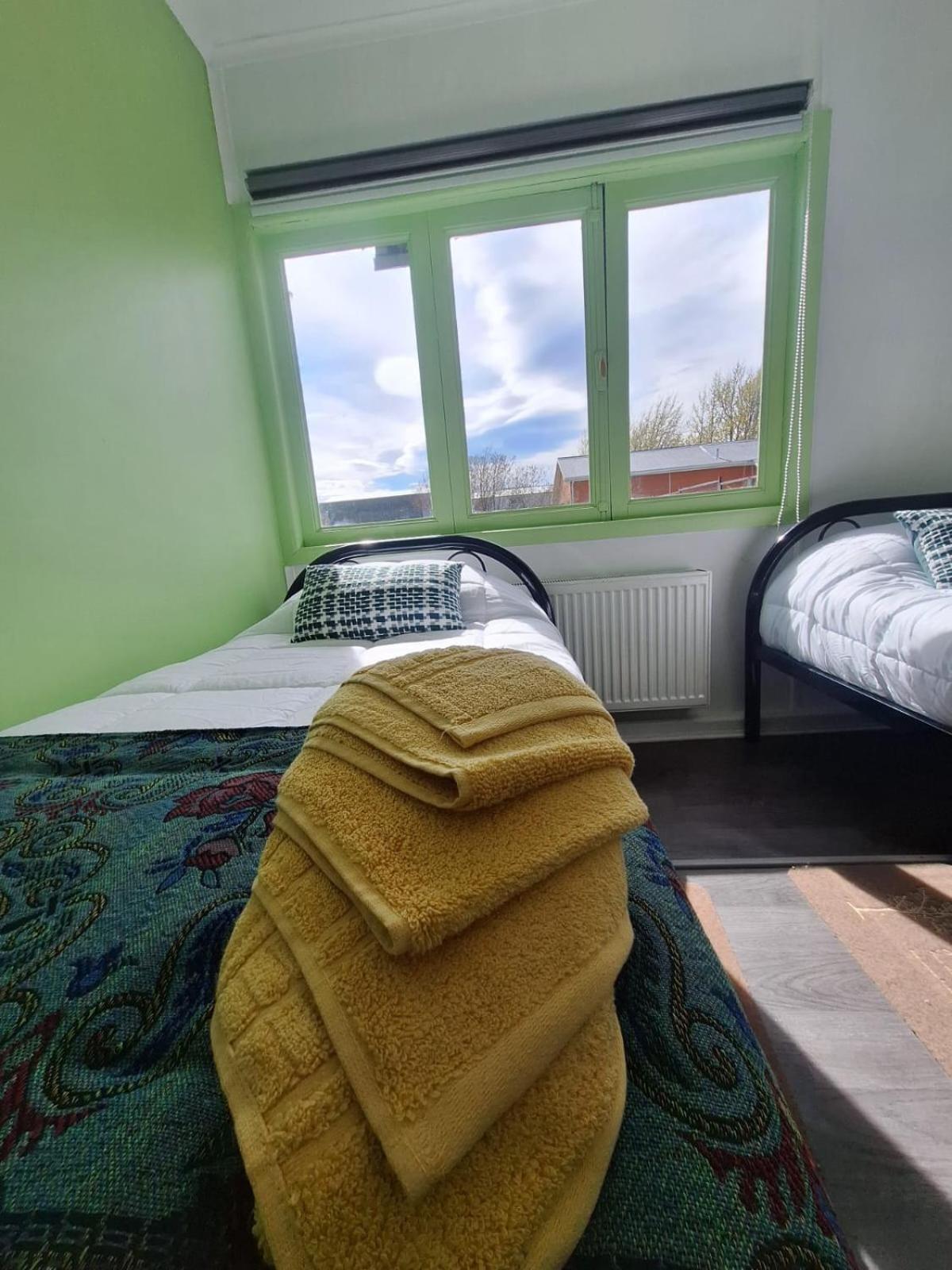 Hostel Kuntur Puerto Natales Ngoại thất bức ảnh