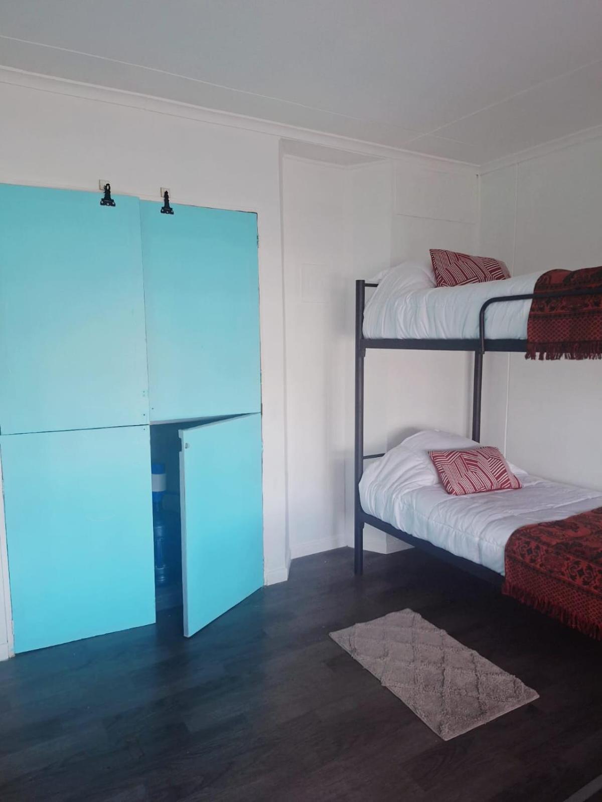 Hostel Kuntur Puerto Natales Ngoại thất bức ảnh