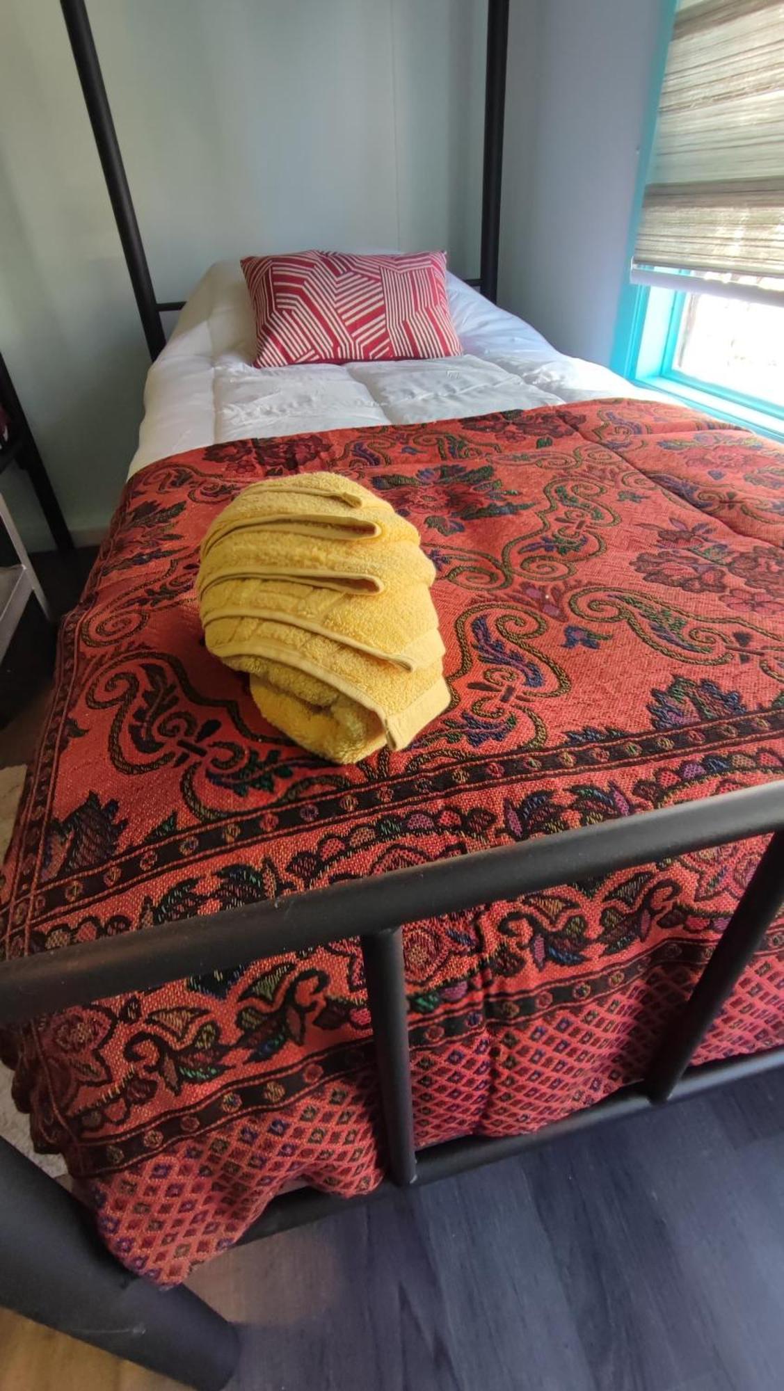 Hostel Kuntur Puerto Natales Ngoại thất bức ảnh