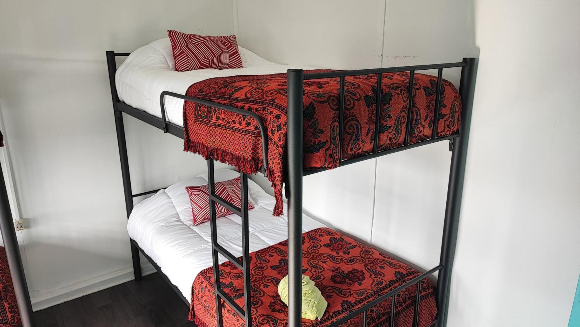 Hostel Kuntur Puerto Natales Ngoại thất bức ảnh