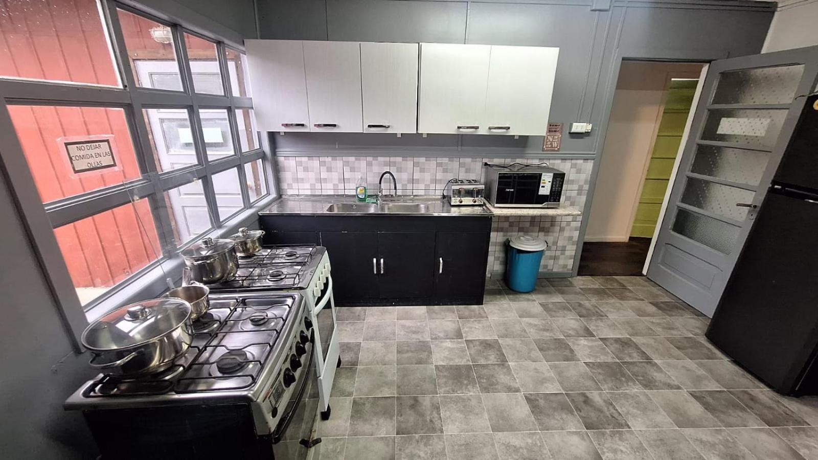 Hostel Kuntur Puerto Natales Ngoại thất bức ảnh
