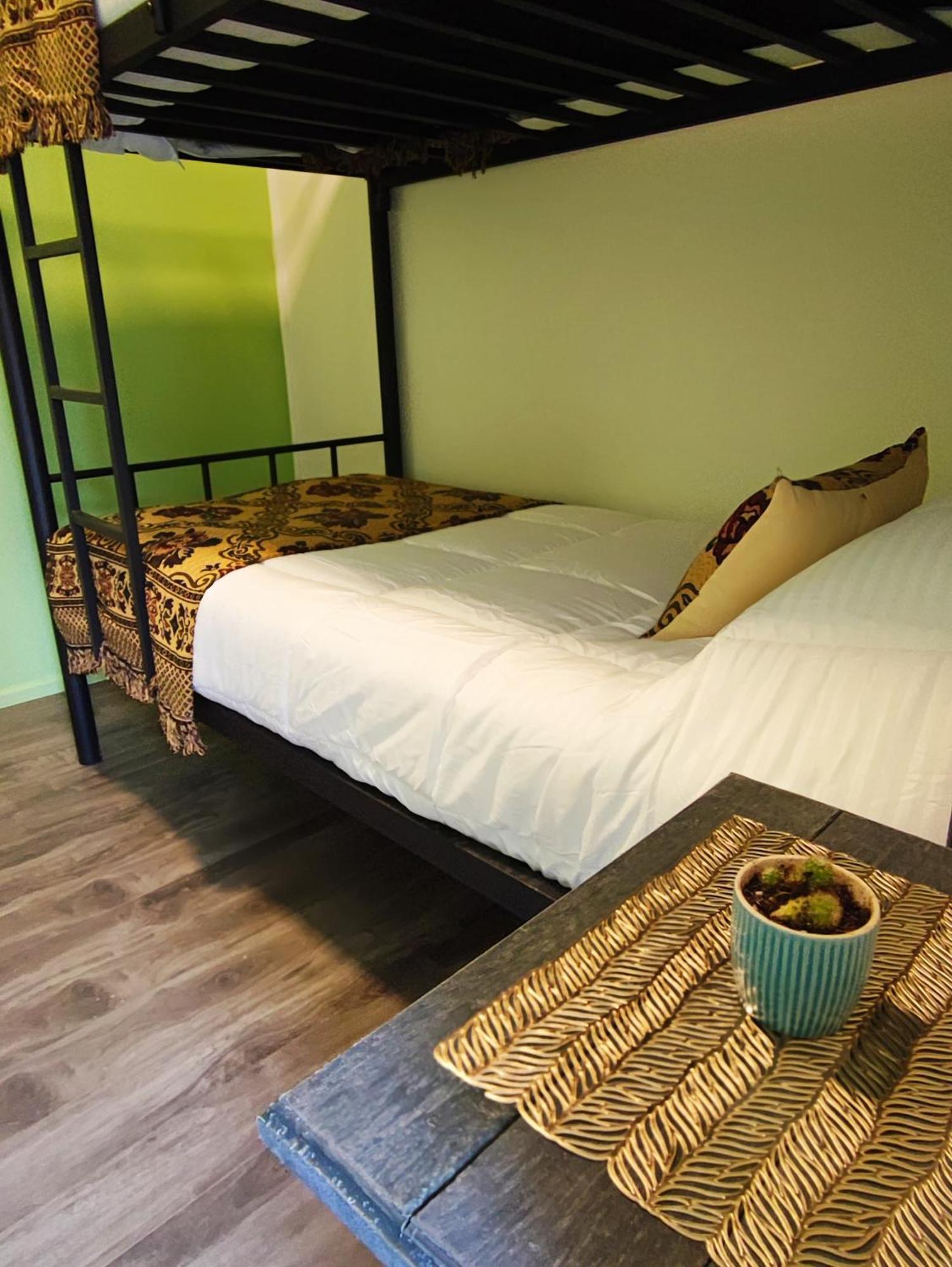 Hostel Kuntur Puerto Natales Ngoại thất bức ảnh