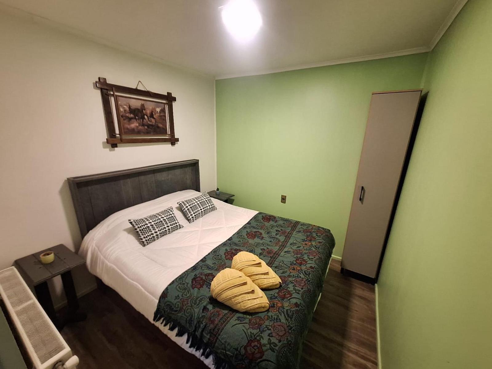 Hostel Kuntur Puerto Natales Ngoại thất bức ảnh