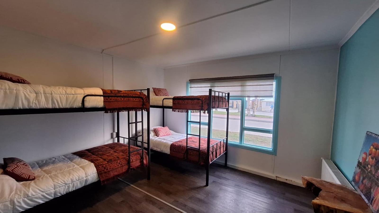Hostel Kuntur Puerto Natales Ngoại thất bức ảnh