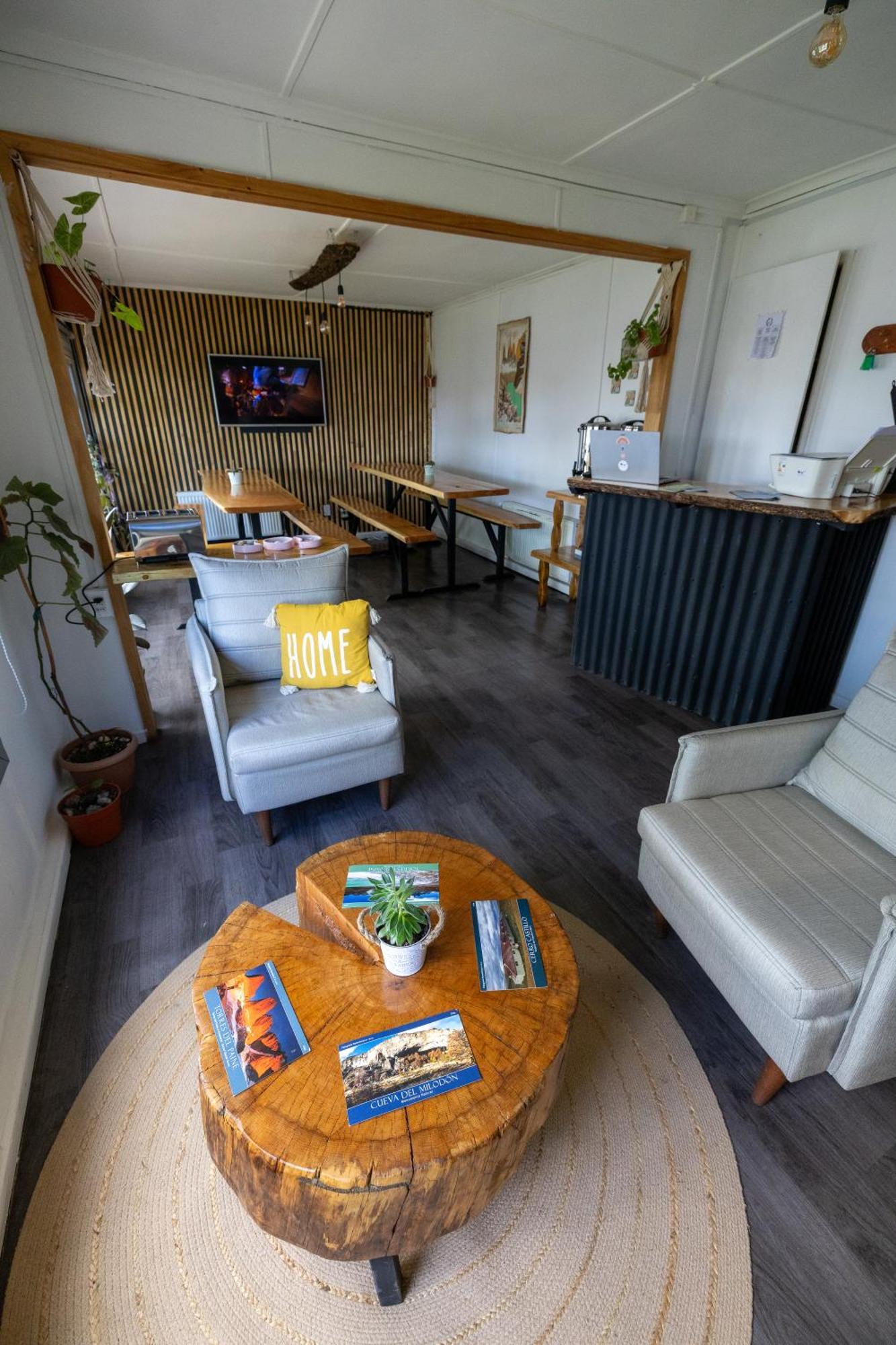 Hostel Kuntur Puerto Natales Ngoại thất bức ảnh