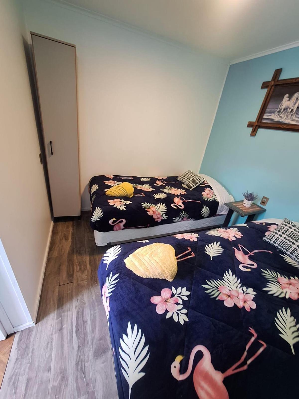 Hostel Kuntur Puerto Natales Ngoại thất bức ảnh