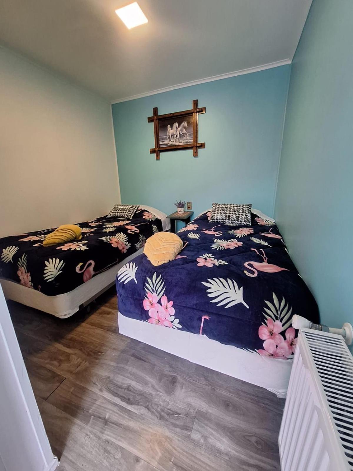 Hostel Kuntur Puerto Natales Ngoại thất bức ảnh