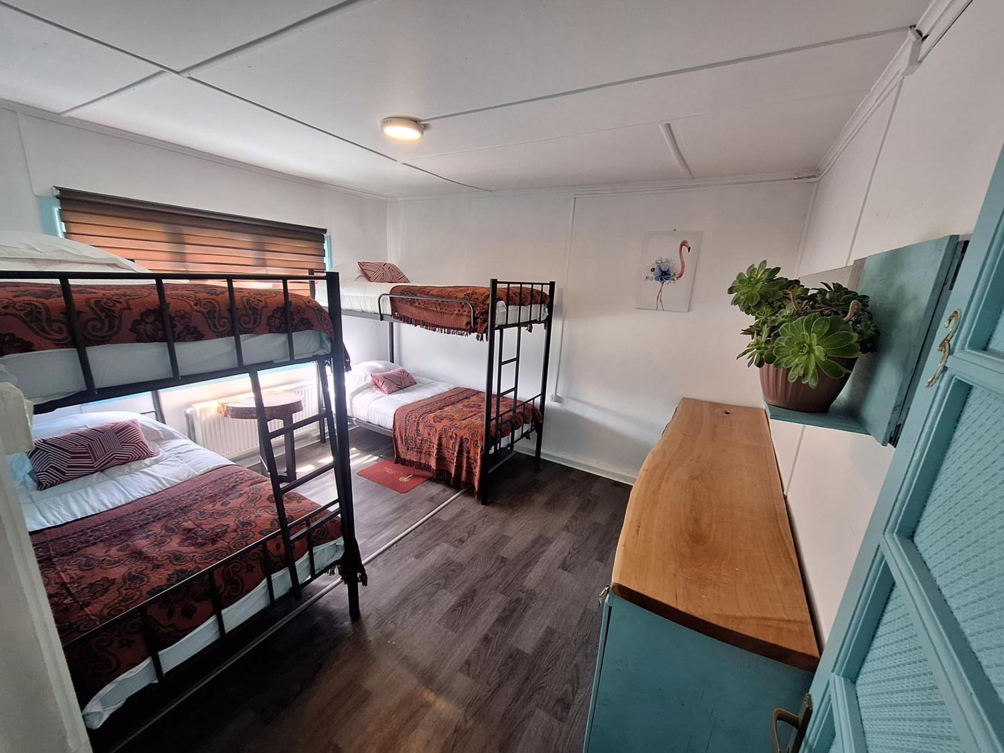 Hostel Kuntur Puerto Natales Ngoại thất bức ảnh